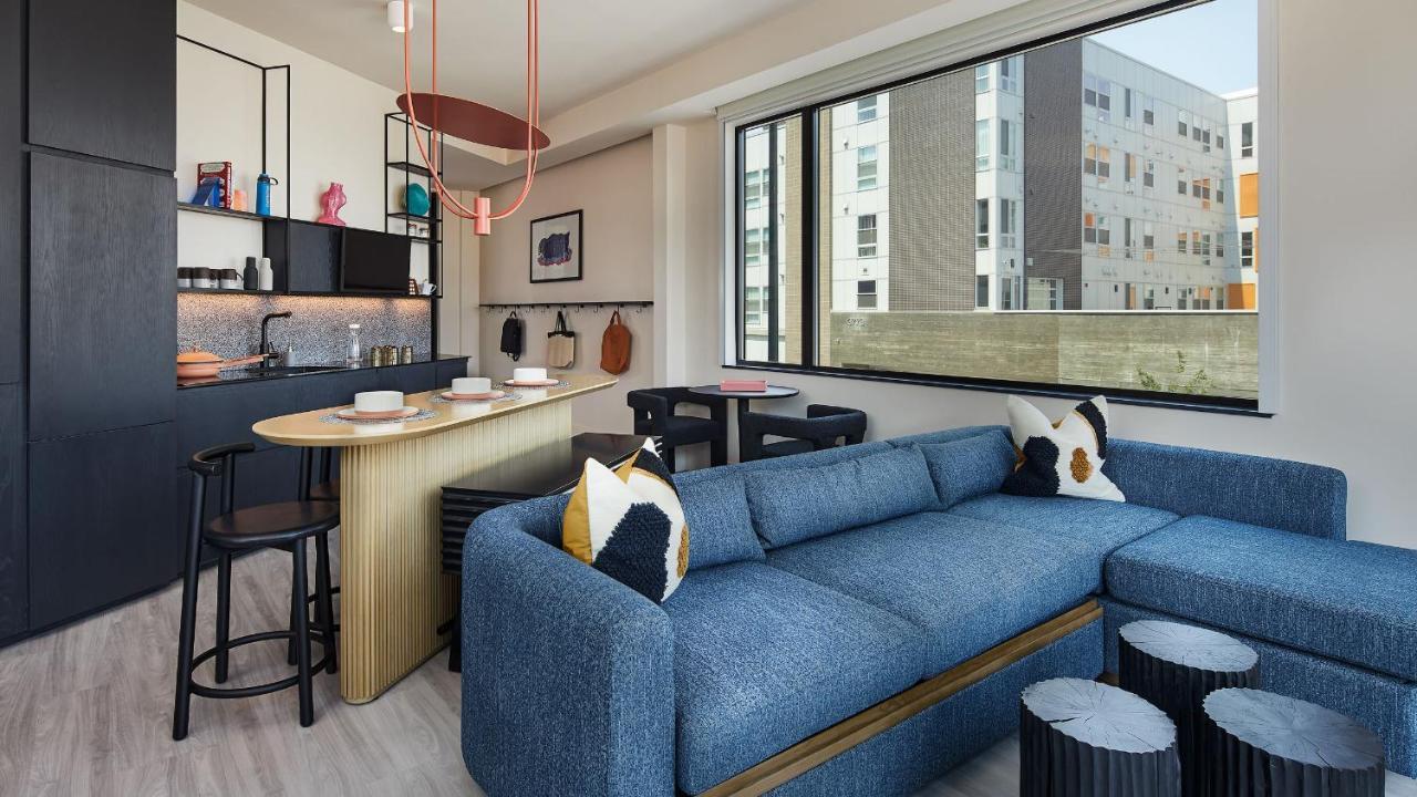 Corner Suite