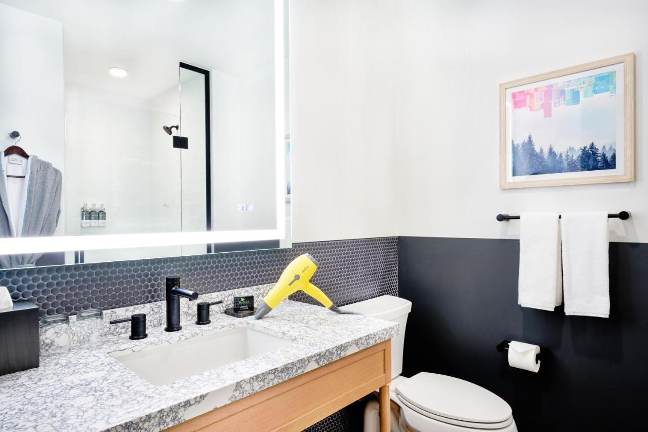 Queen Room Two Queen Beds Roll Shower Disability Access