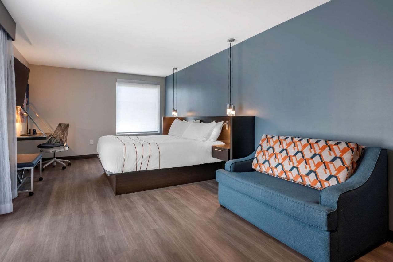 King Suite Mountain View