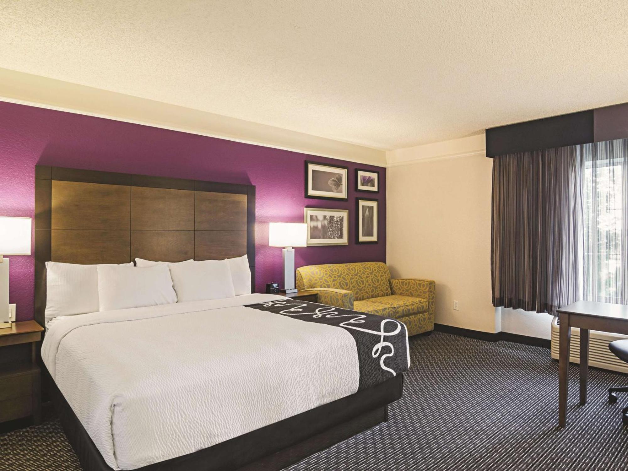 Executive King Room with Sofa Bed