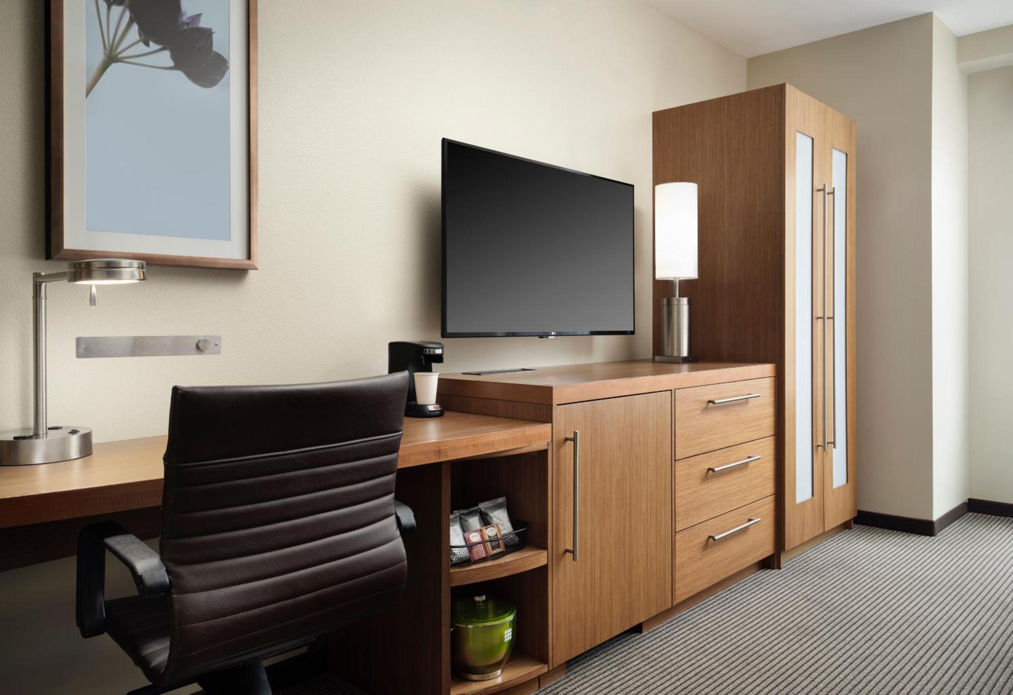 Corner King Room View
