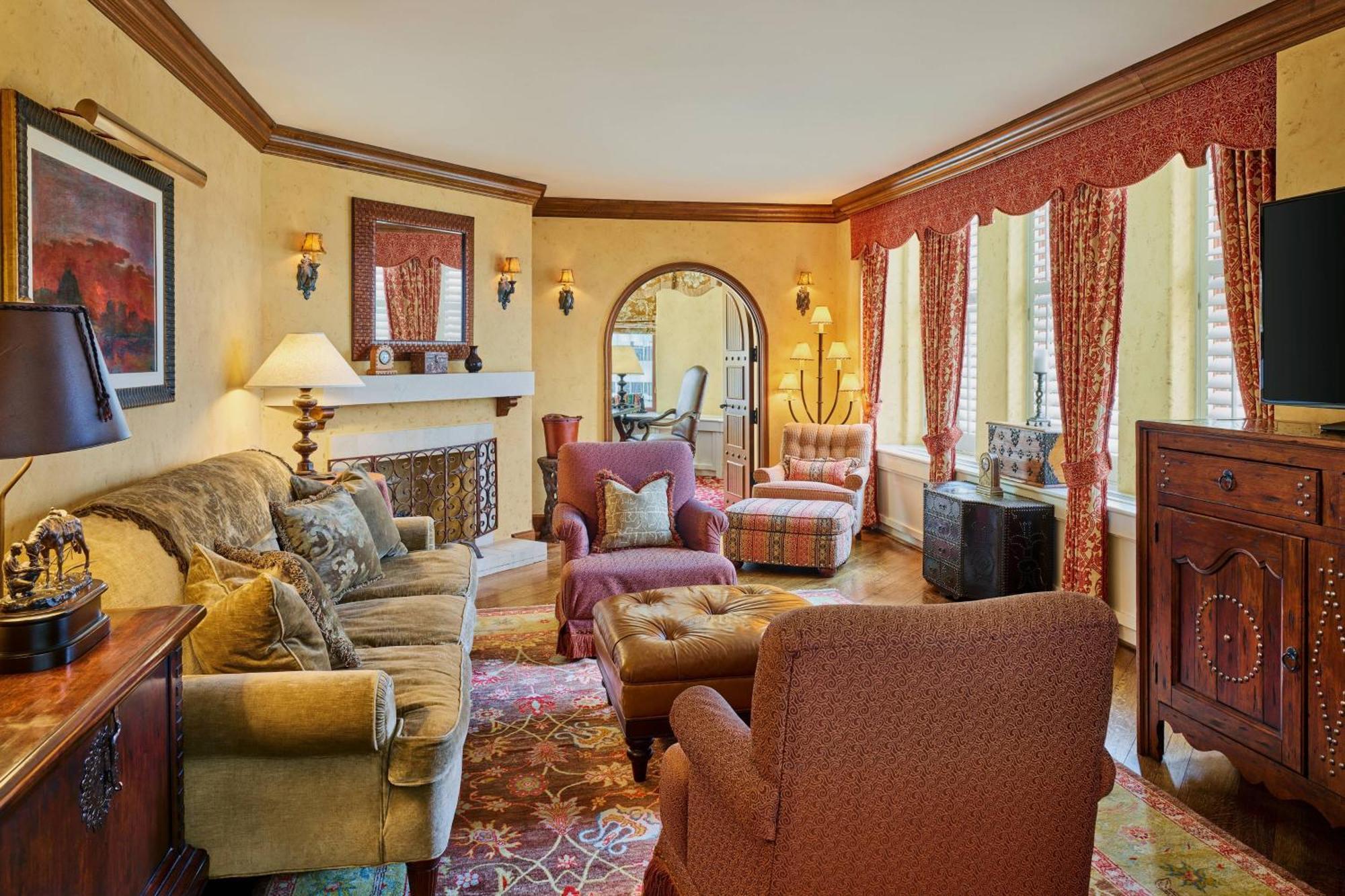 One-Bedroom Presidential King Suite City View