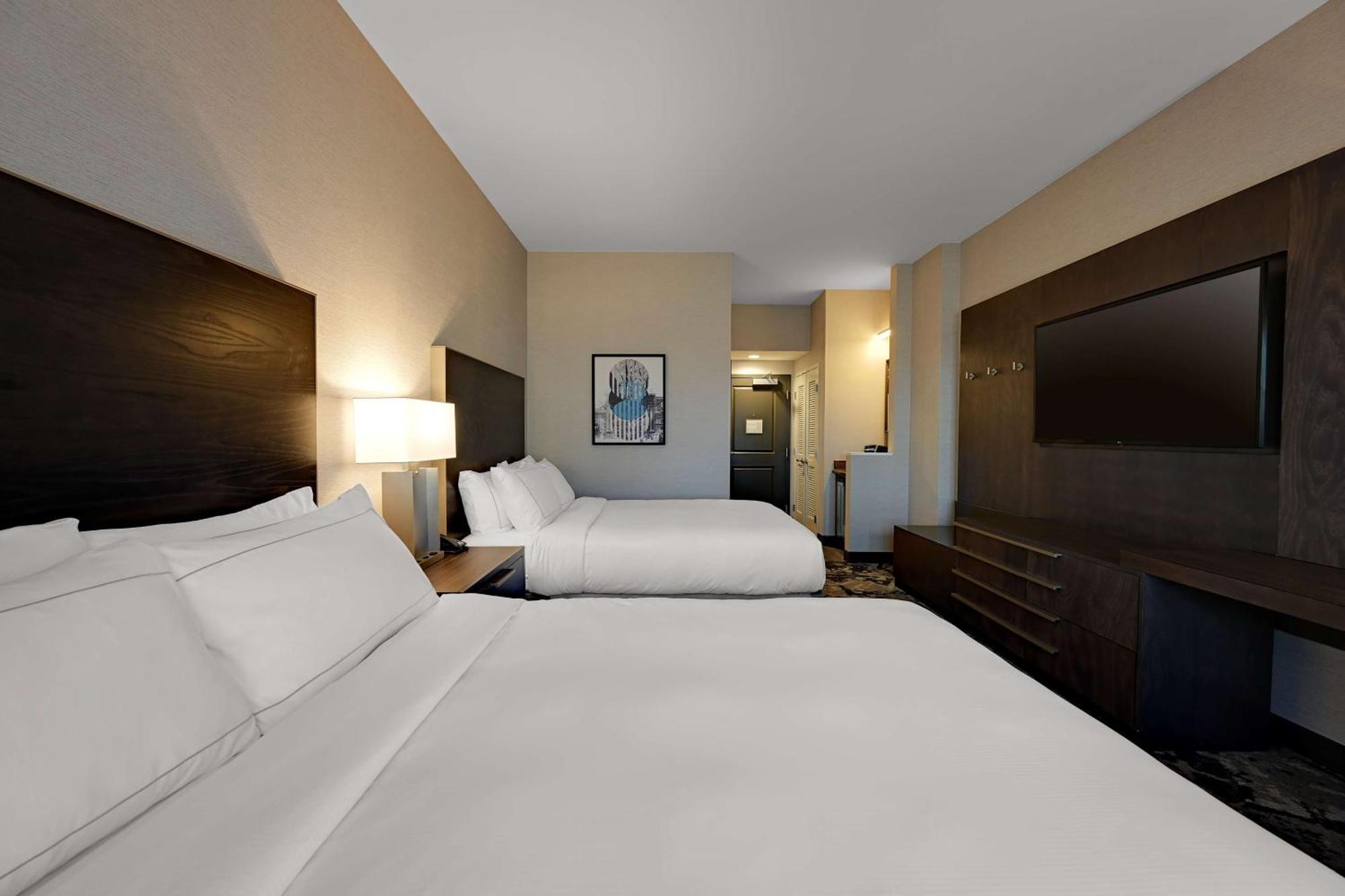 Queen Room Two Queen Beds