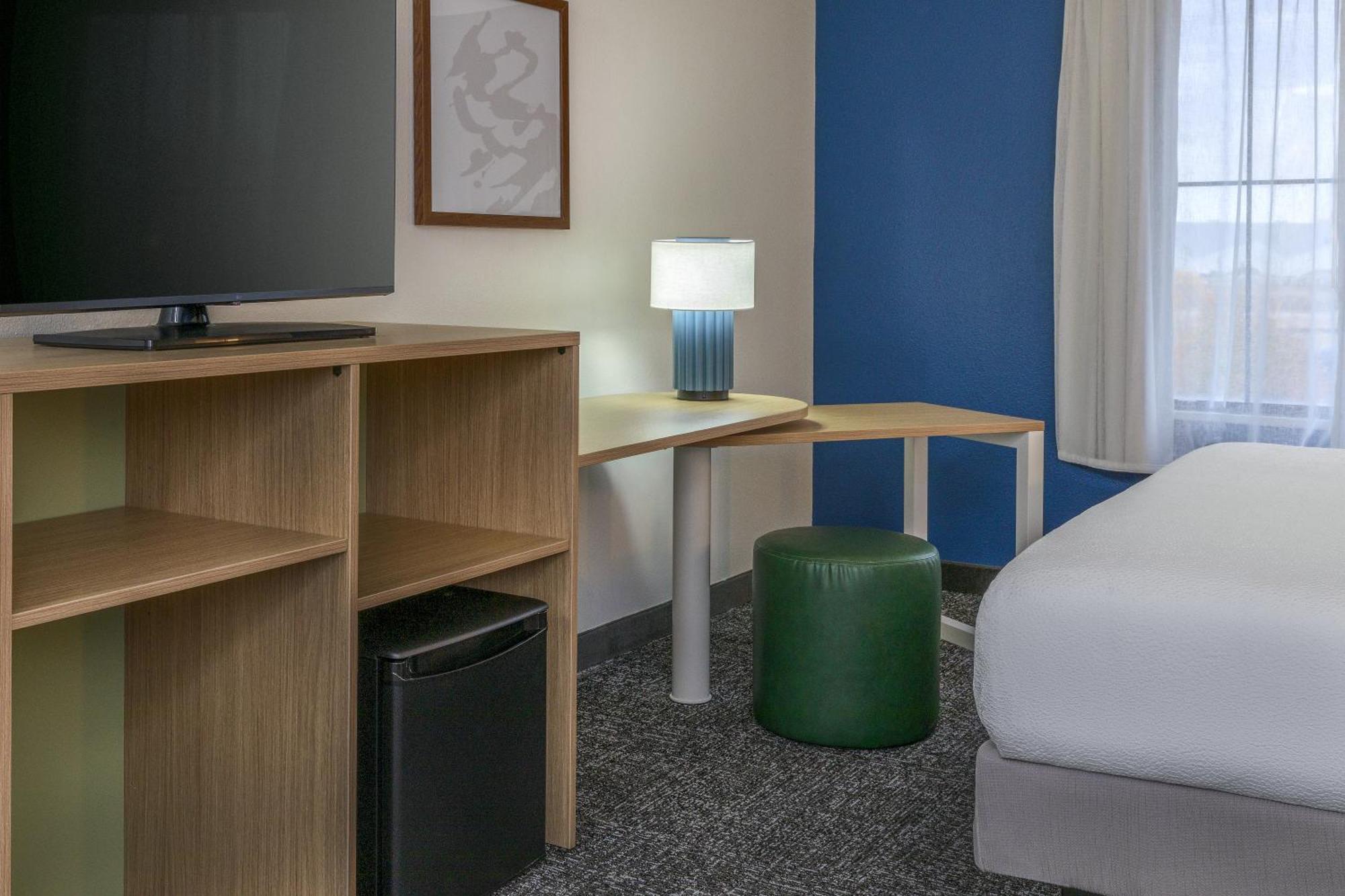 King Room with Sofa Bed and Roll-In Shower - Mobility Access