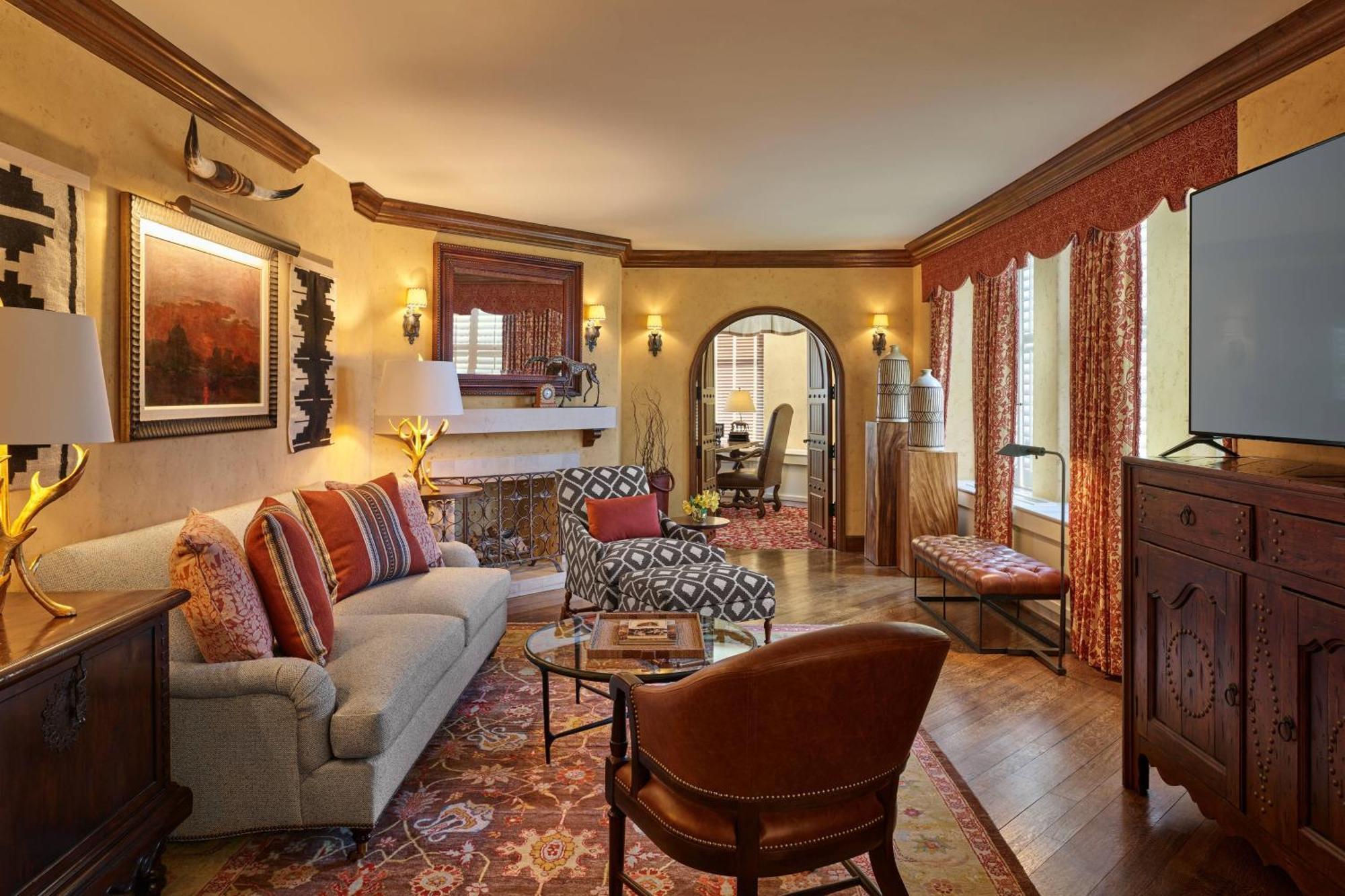 One-Bedroom Presidential King Suite City View