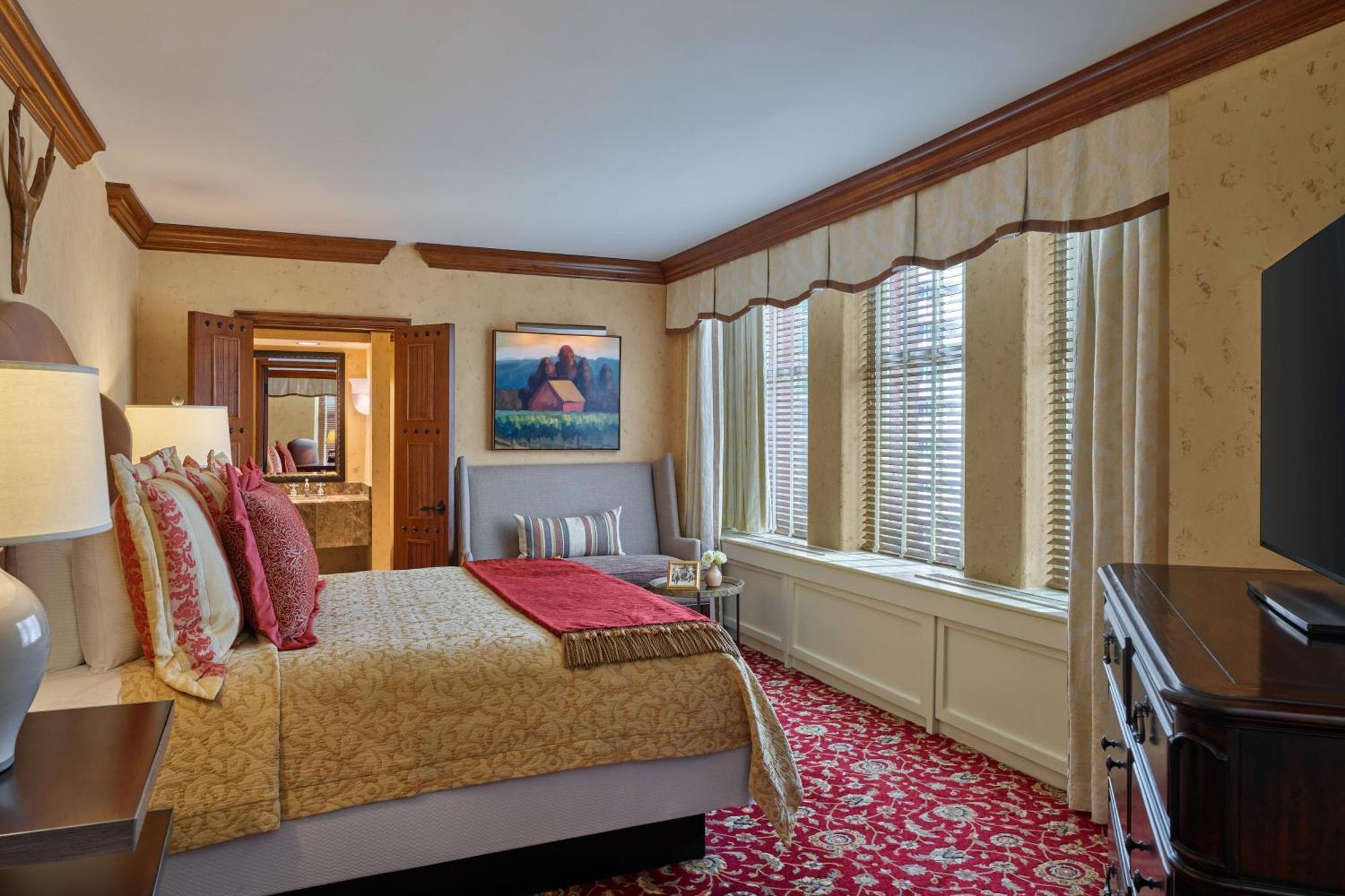 One-Bedroom Presidential King Suite City View