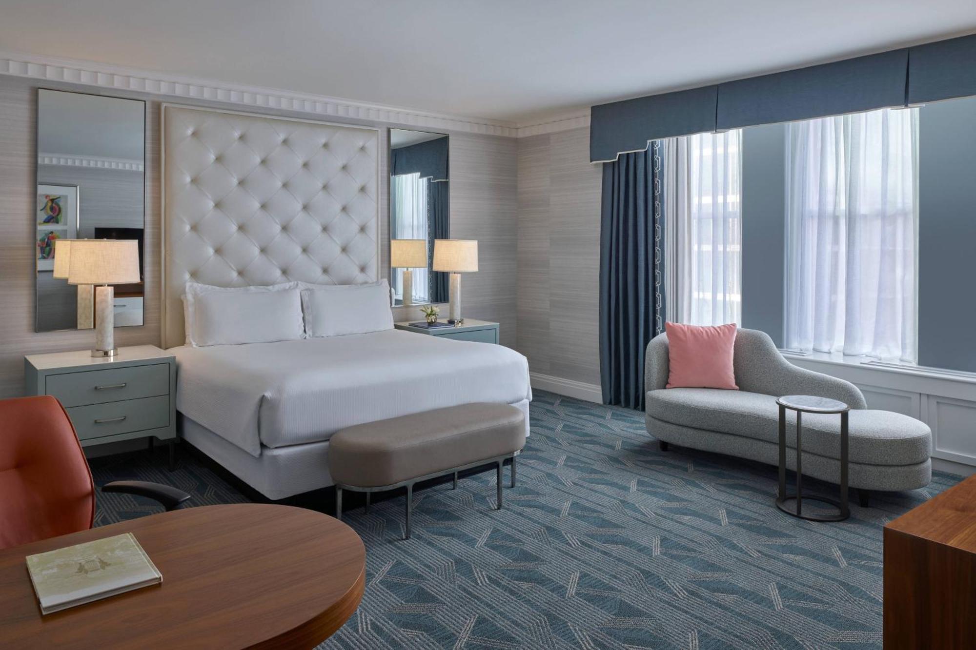 One-Bedroom Beatles King Suite City View