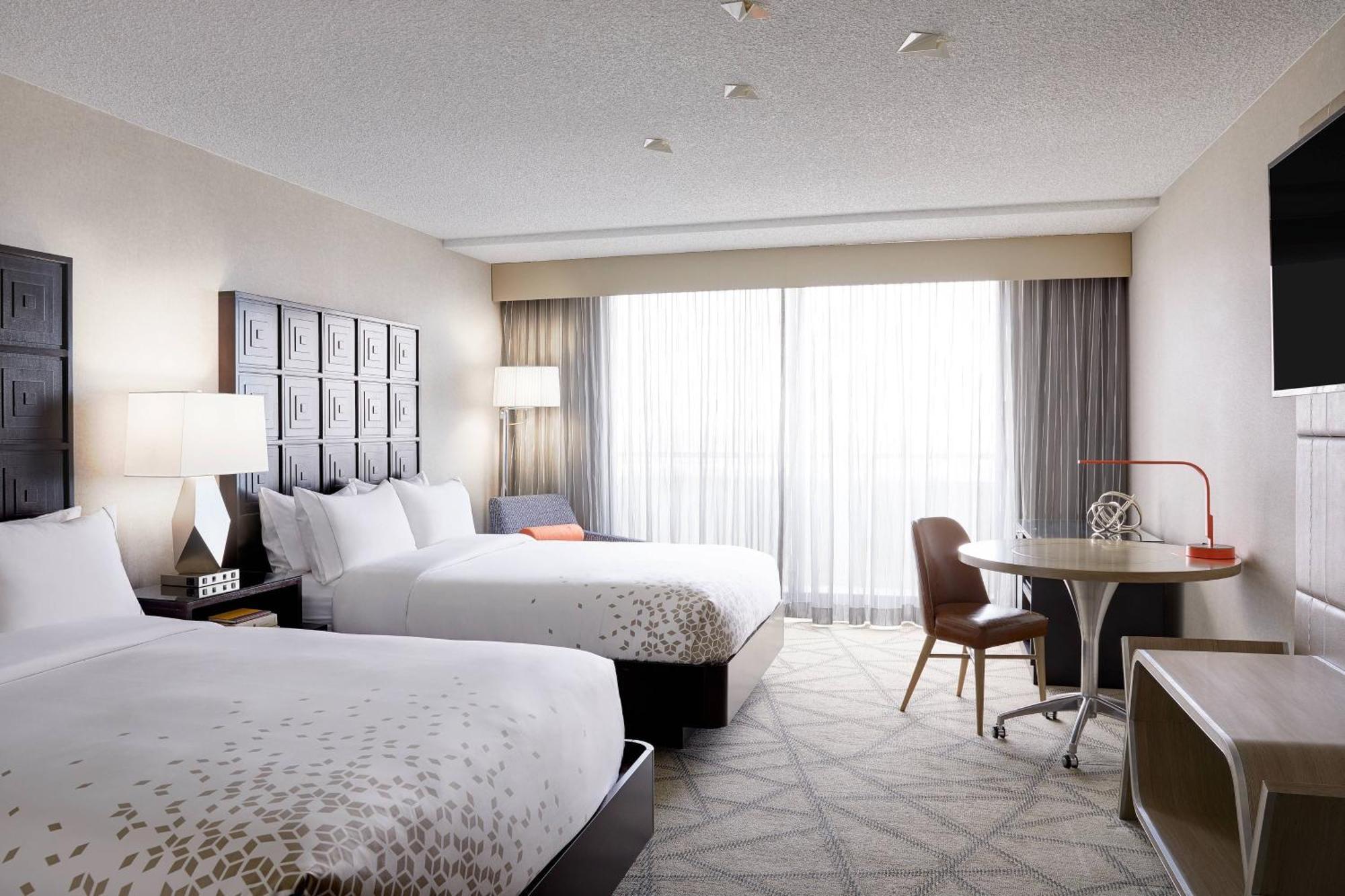 Queen Room City View High Floor or Club Level