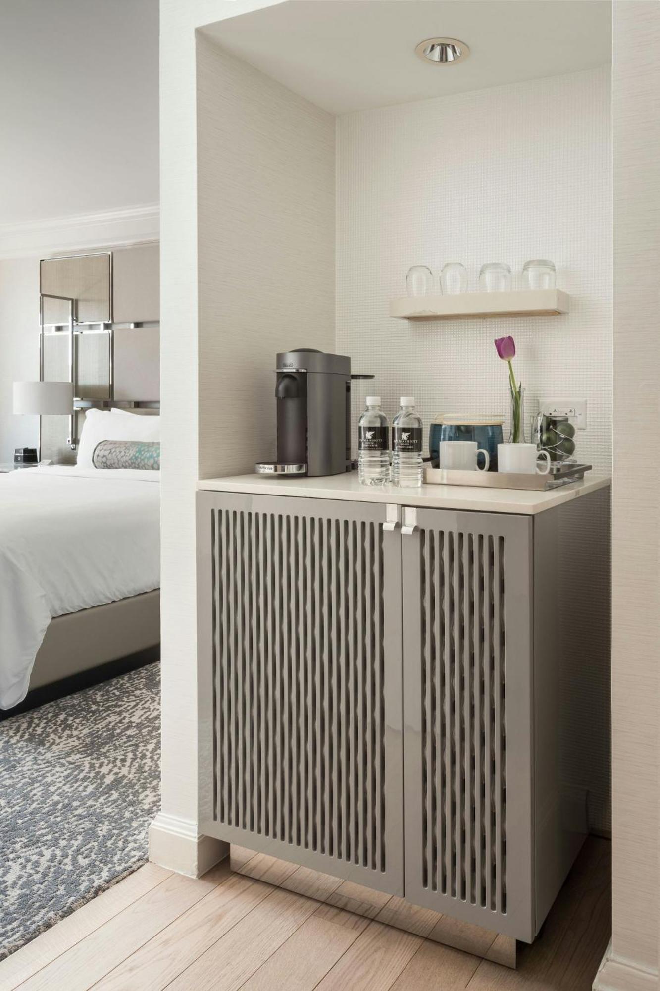King Room Mountain View