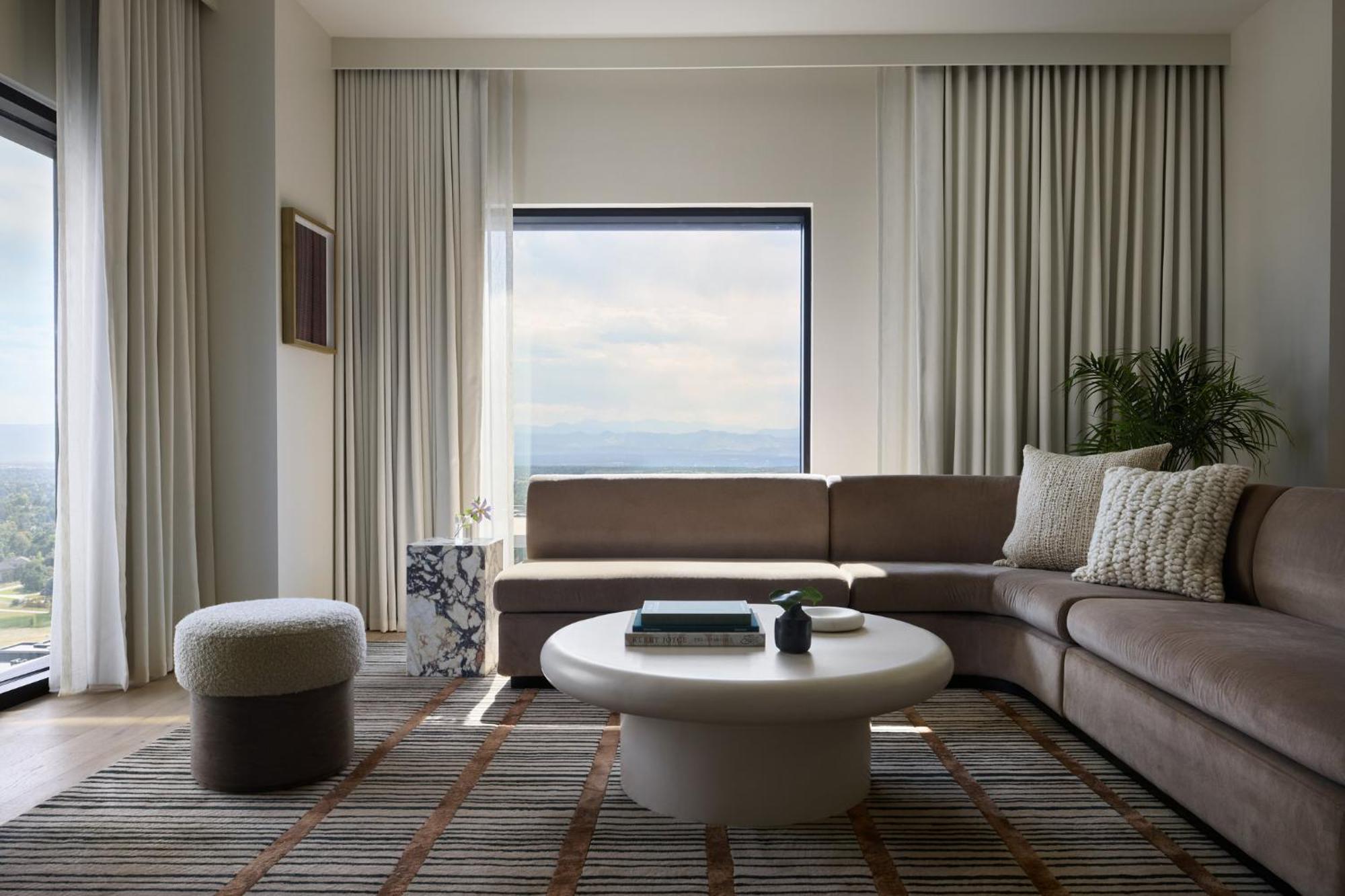 One-Bedroom Suite Mountain View