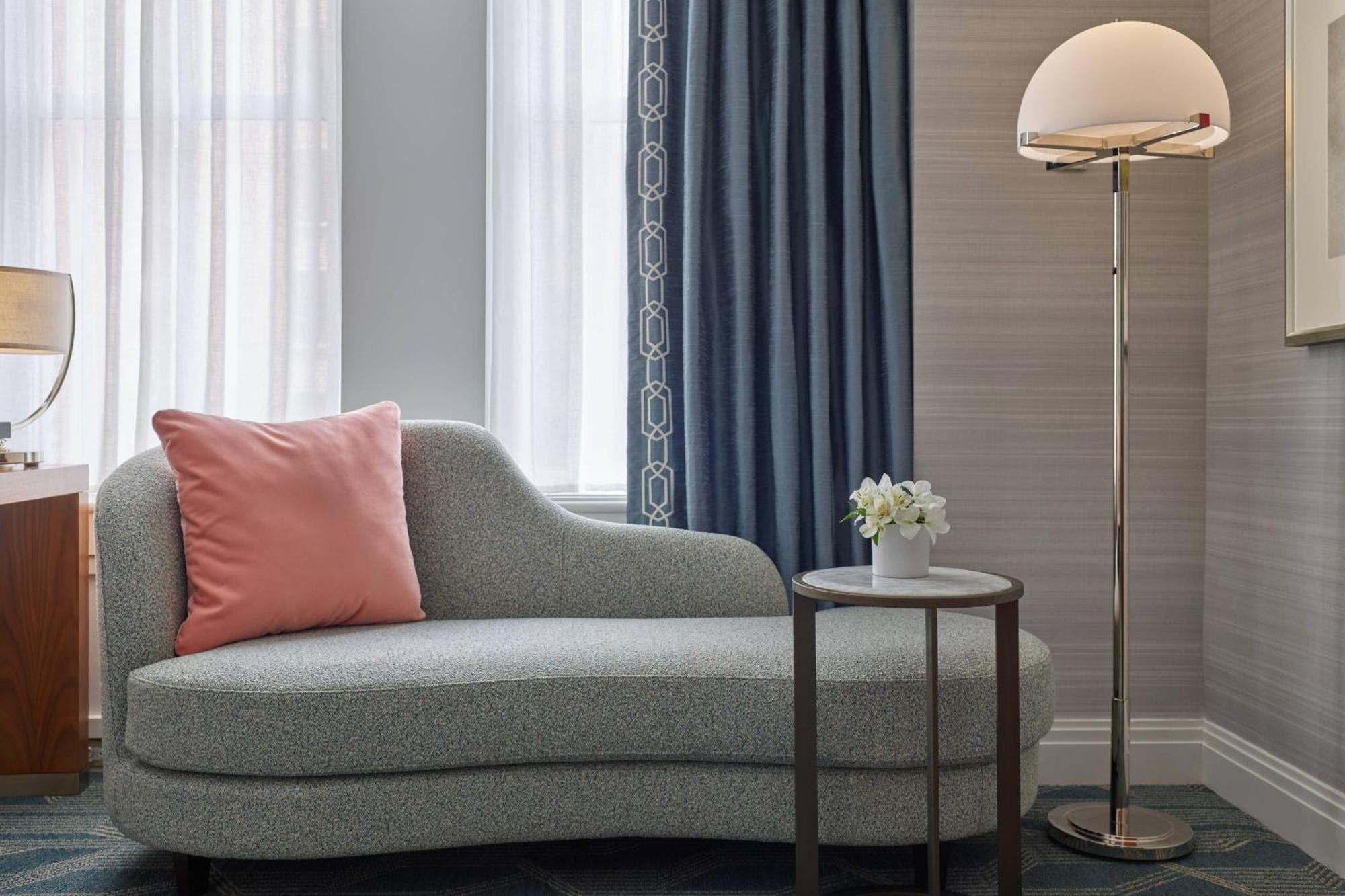 One-Bedroom Royal King Suite City View