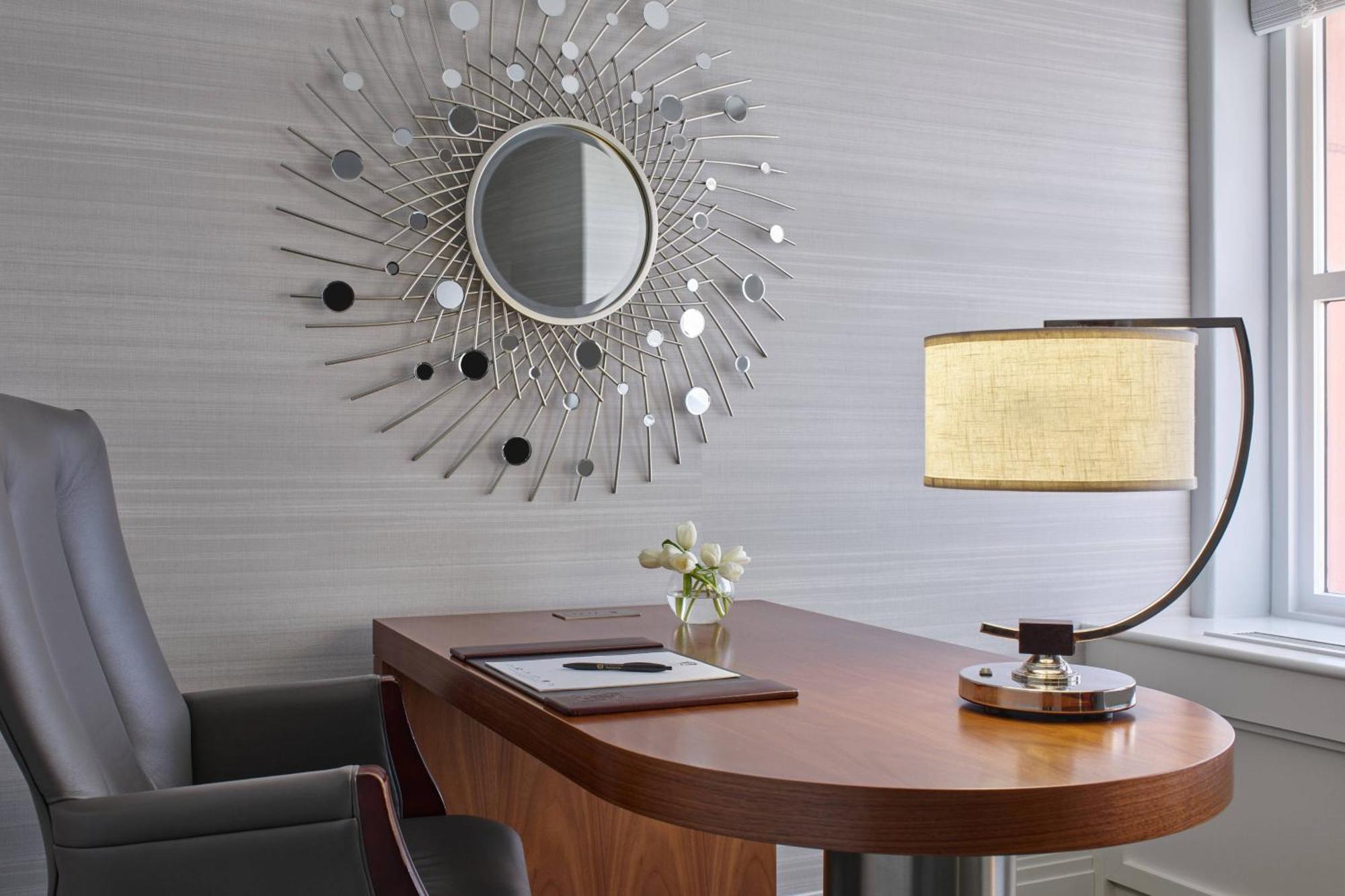 One-Bedroom Beatles King Suite City View