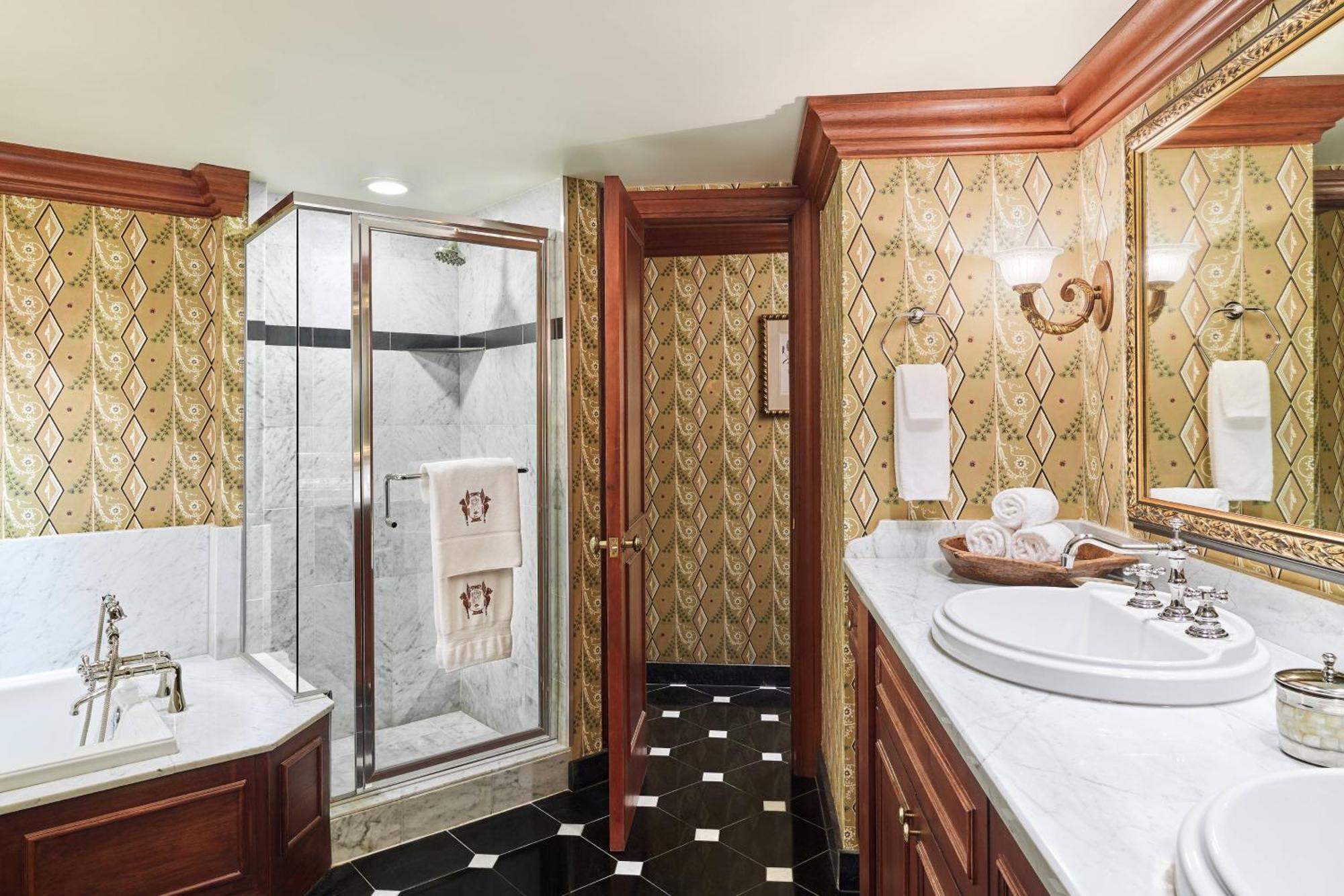 One-Bedroom Presidential King Suite City View