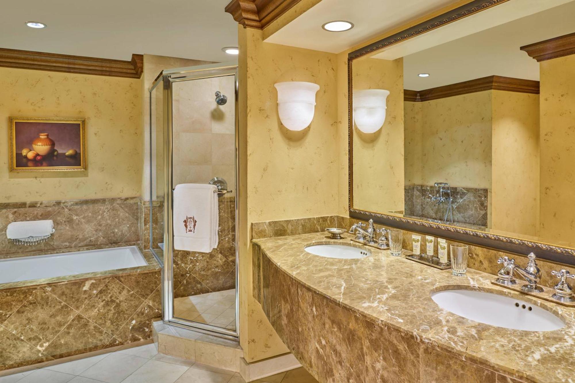 One-Bedroom Presidential King Suite City View