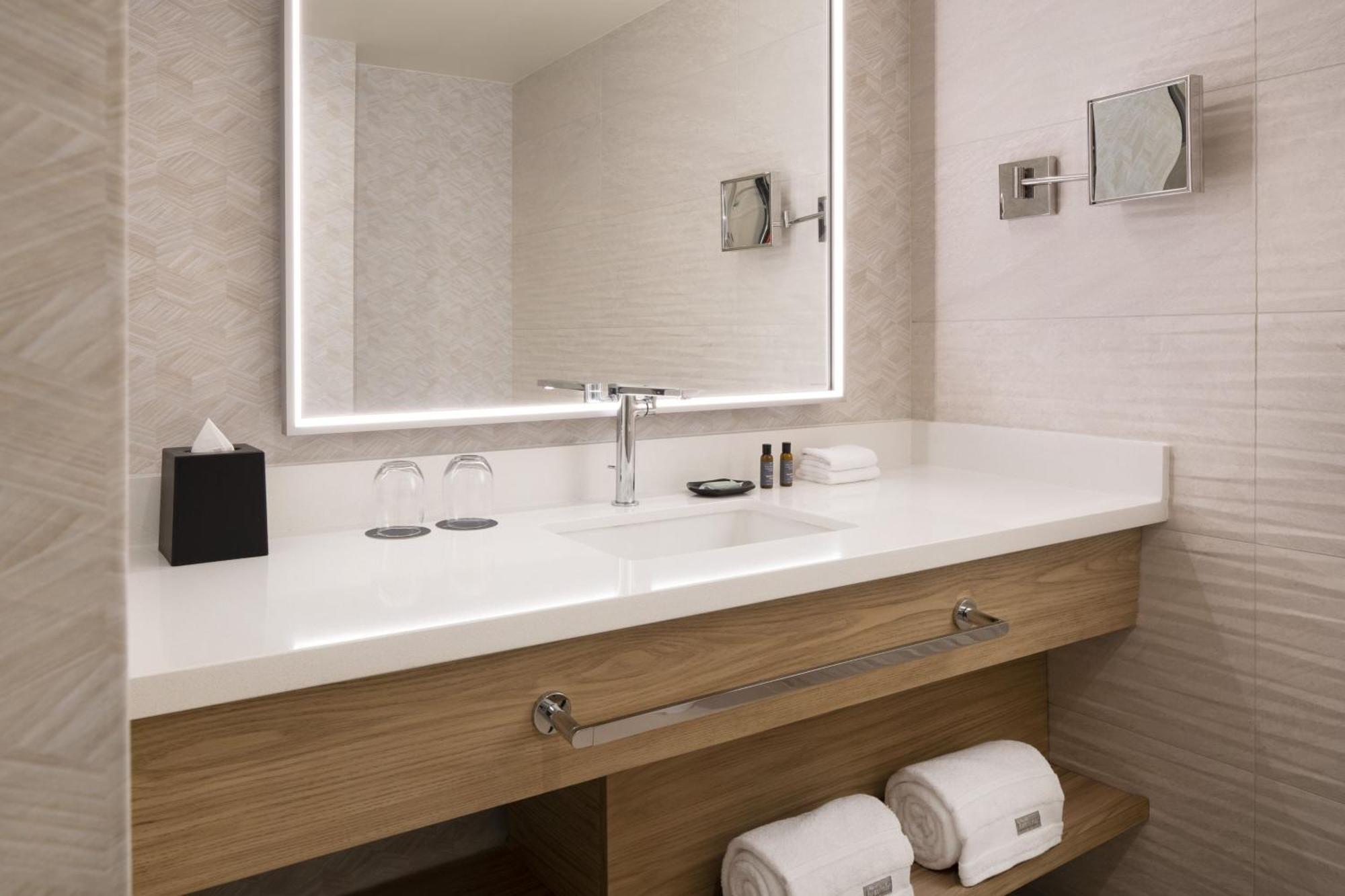 Deluxe Queen Room Two Queen Beds City View High Floor or Hearing Accessible