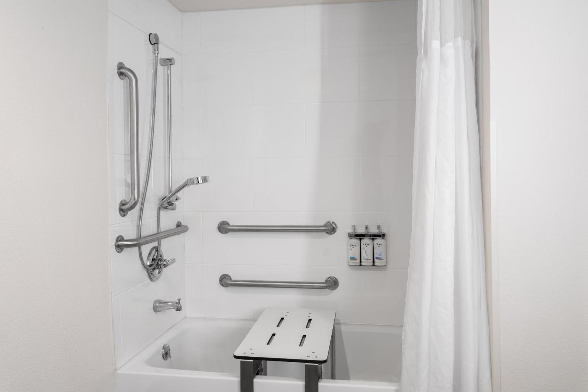 King Room - Mobility Access/Hearing Accessible,1722902425:JPEG