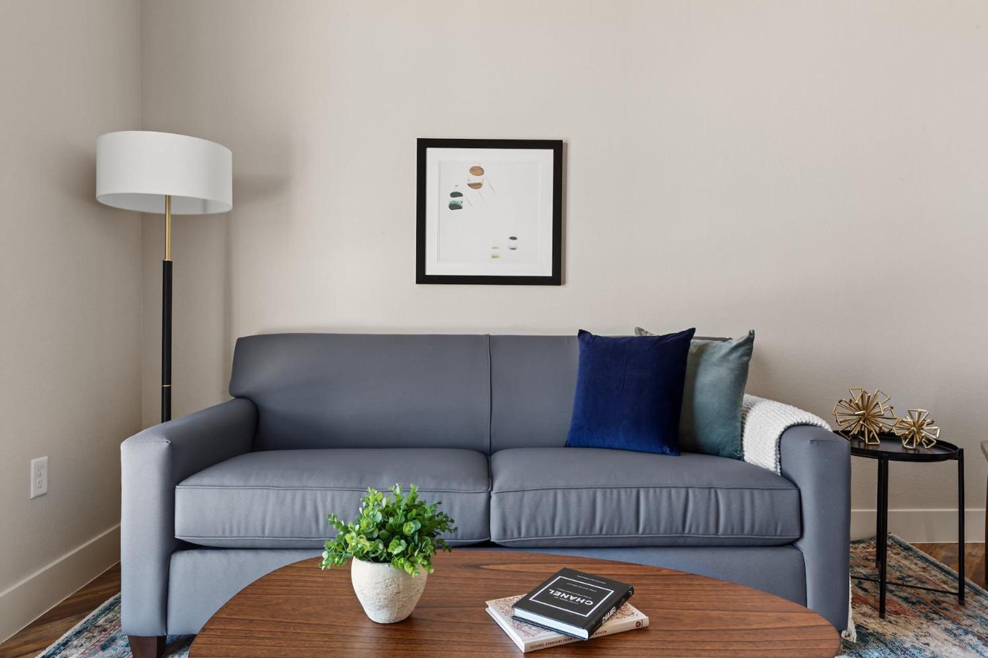 Three-Bedroom Apartment Self Check Virtual Front Desk