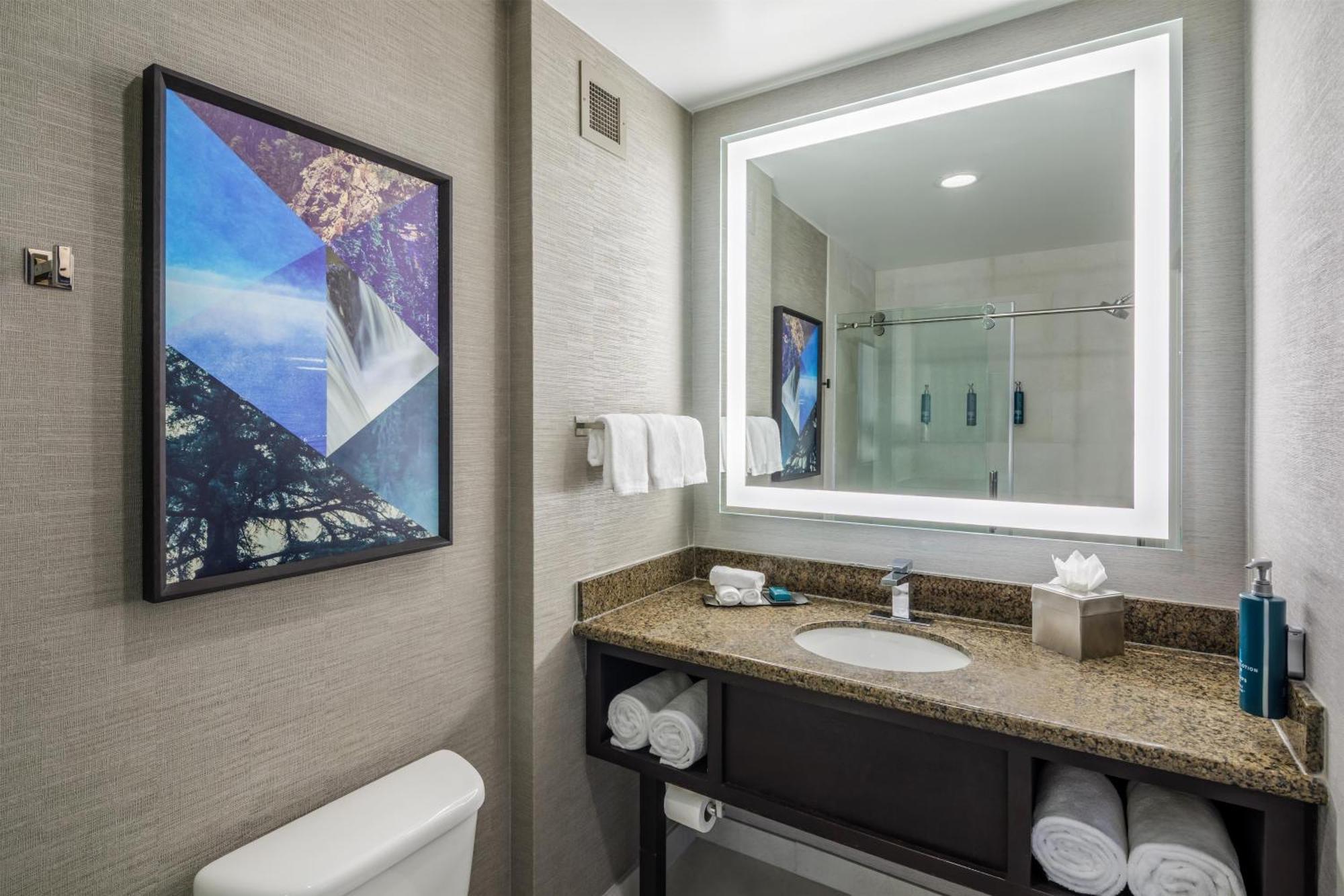 Two-Room Suite Two Queen Beds