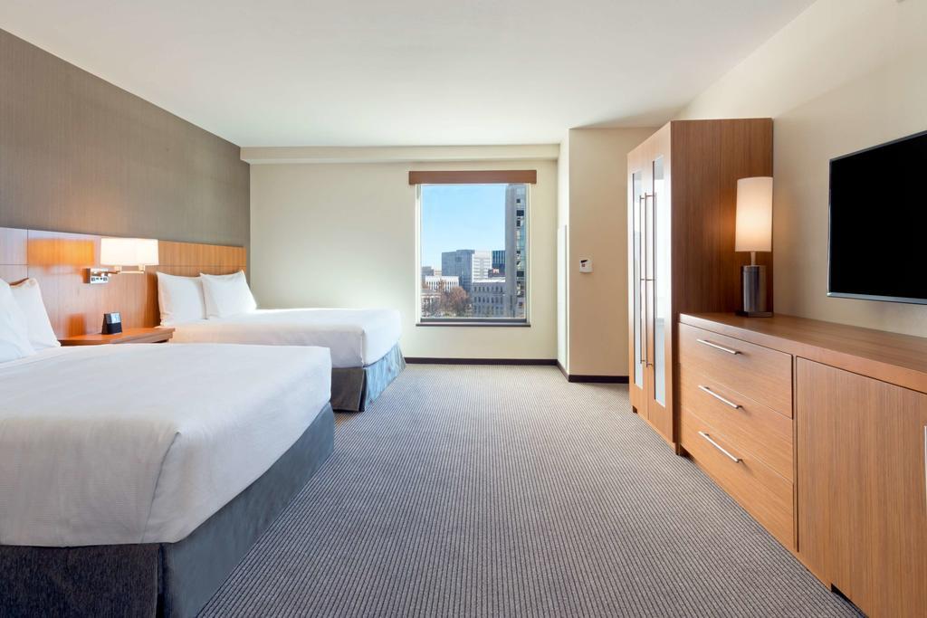 Queen Room Two Queen Beds Accessible Tub Disability Access