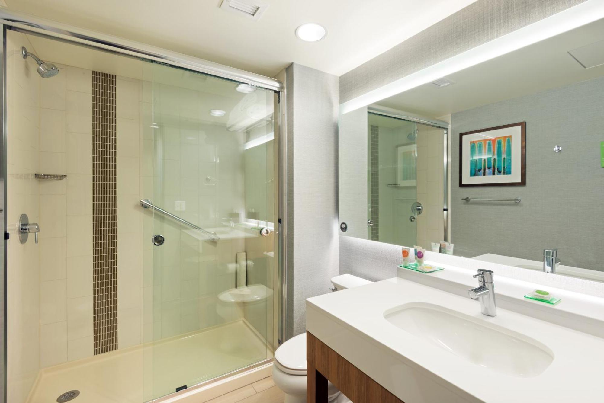 Corner King Room View