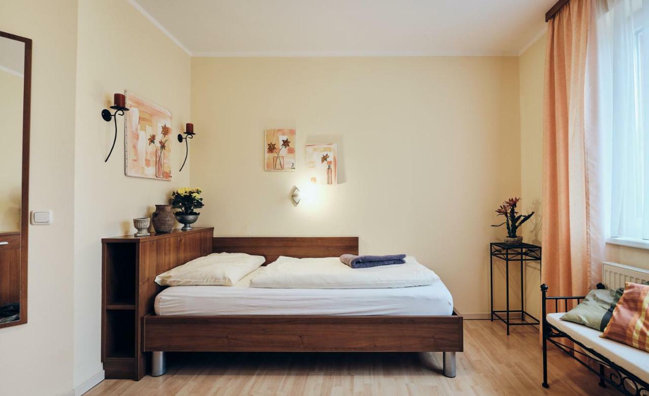 Deluxe Queen Room Two Queen Beds City View High Floor or Hearing Accessible