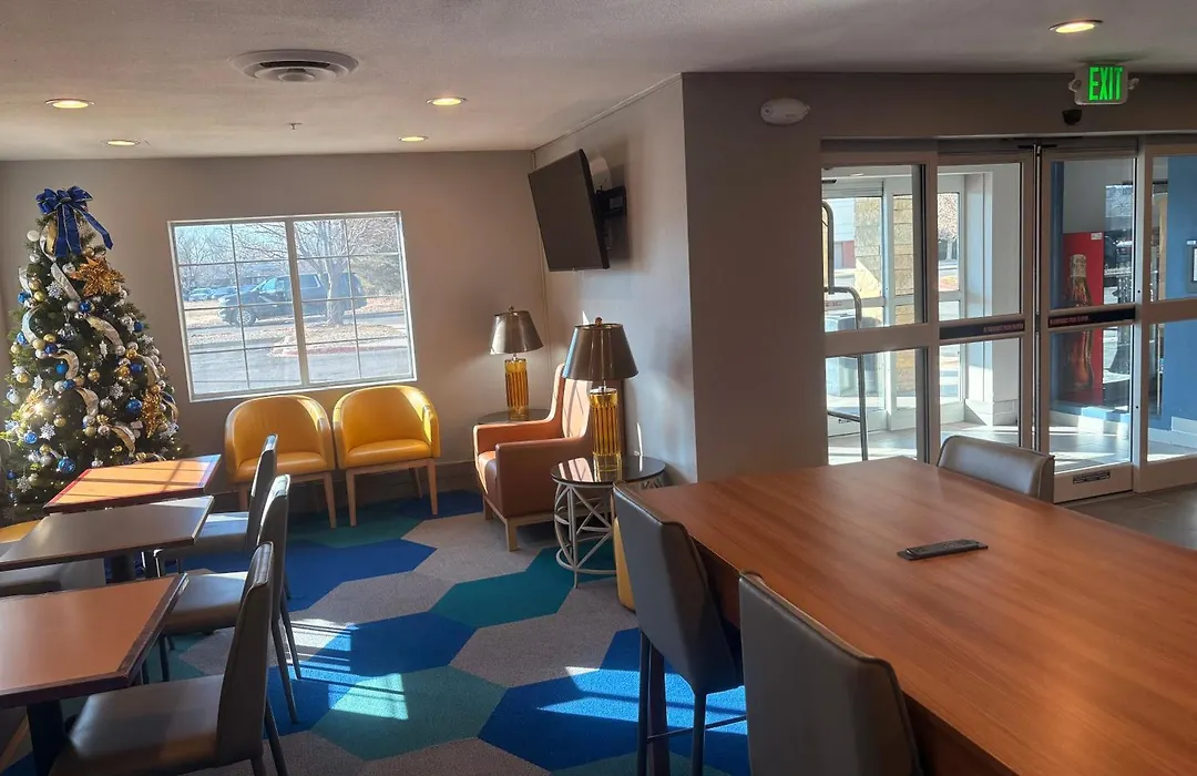 Microtel Inn & Suites By Wyndham Denver Airport-1