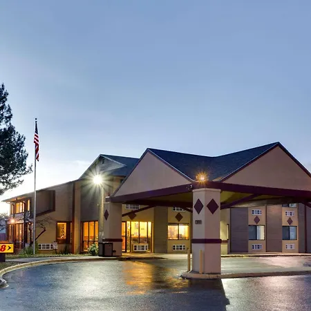 Super 8 By Wyndham Denver Stapleton-2
