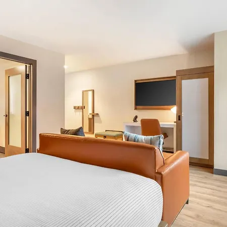 Cambria Hotel Denver Downtown Rino-2