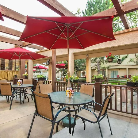 Ramada By Wyndham Denver Downtown-2